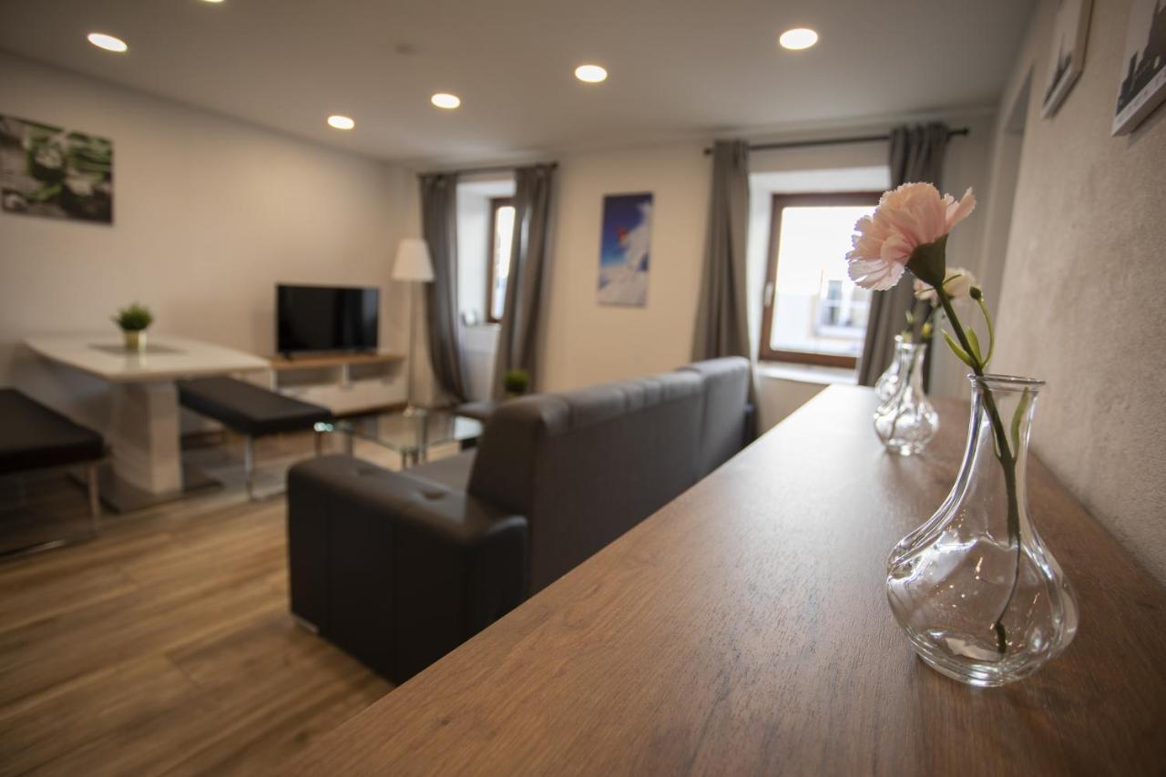 Modern Old Town Apartment Hall in Tirol Buitenkant foto
