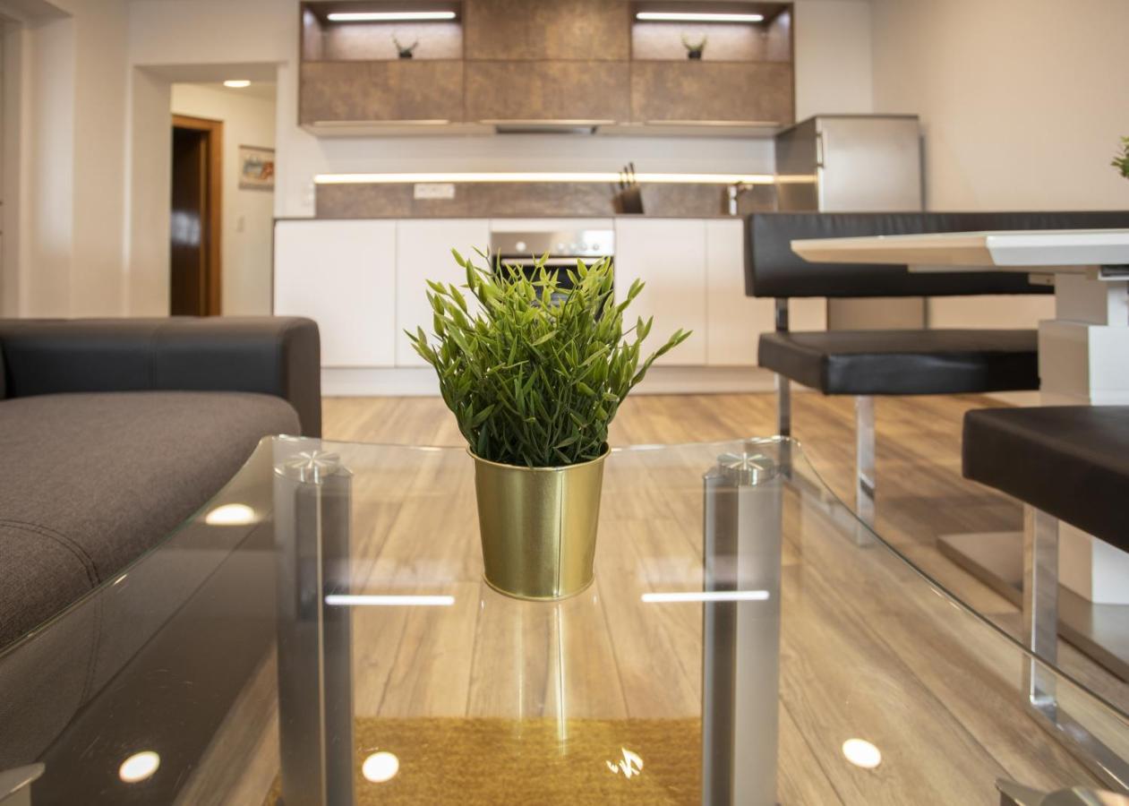 Modern Old Town Apartment Hall in Tirol Buitenkant foto